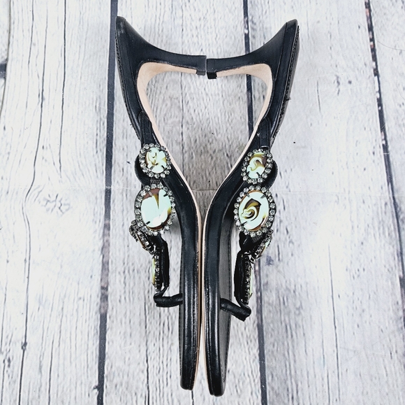 PELLE MODA | leather kitten heel thong strap sandals - Picture 2 of 12